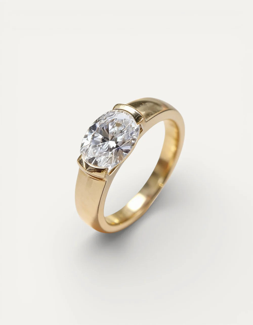 Anel Solitário Zircónia Oval Dourado Vintage